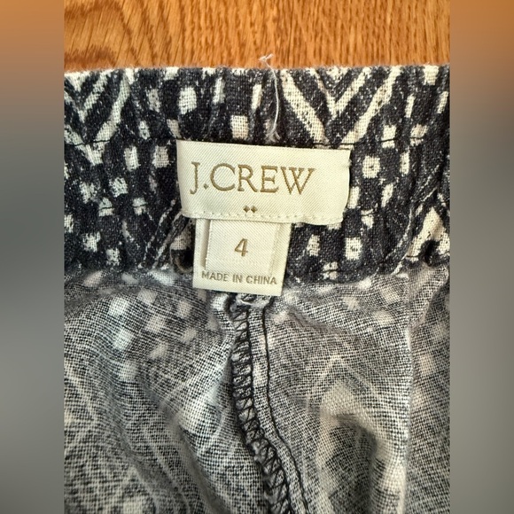 J.Crew Factory Women's Shorts Aztec print Size 4 - Picture 5 of 9